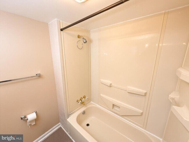 Building Photo - 11324 Clear Brook Ct