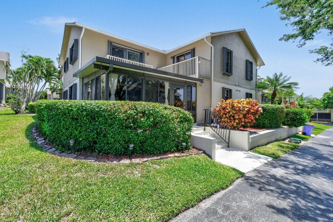 Building Photo - 7361 SE Jamestown Terrace