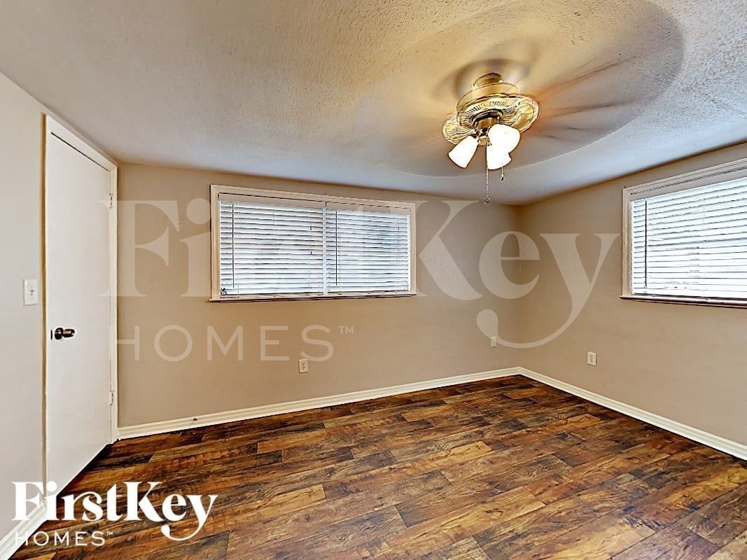Building Photo - 9220 Lido Ln