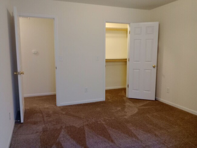 Building Photo - 4306-4306 W Caleb Ct