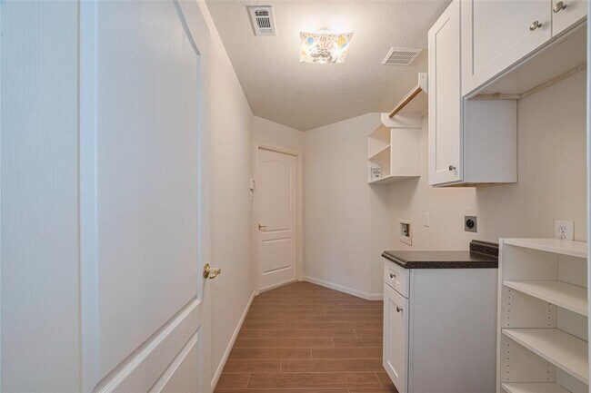 Building Photo - 11106 Fairway Dr