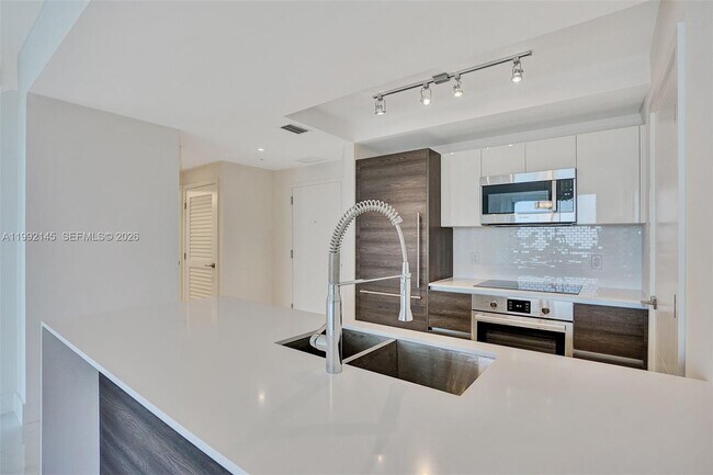 Building Photo - 301 Altara Ave