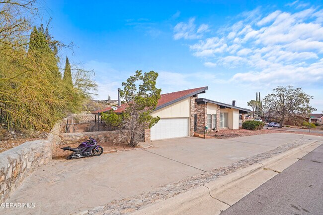 Building Photo - 8201 Big Bend Dr