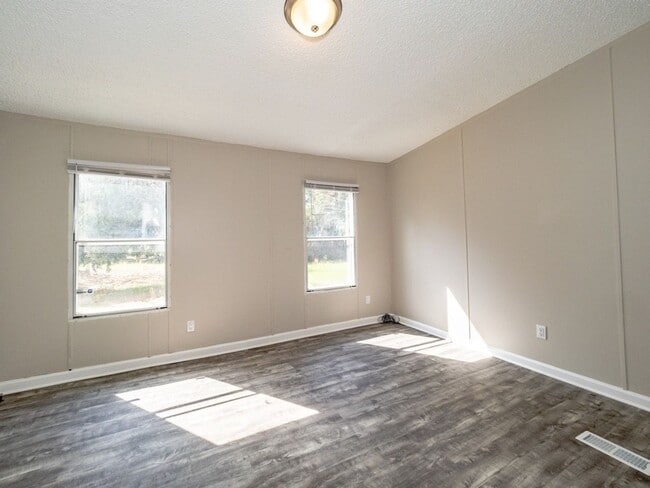 Building Photo - Welcome to this Newly Remodeled  Home in a Stellar Location