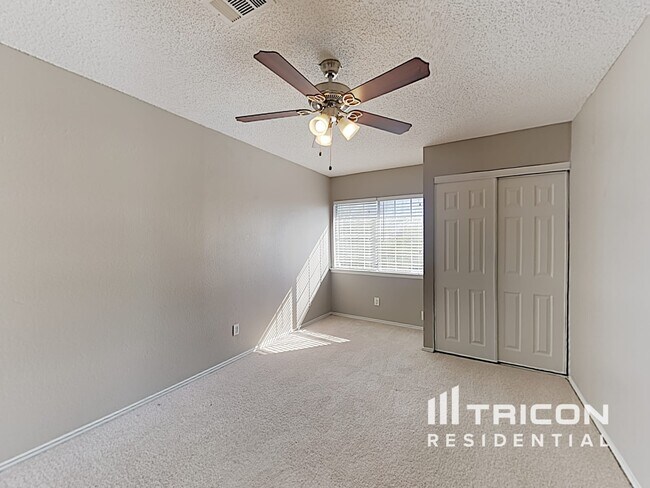 Building Photo - 6701 Silver Sage Dr