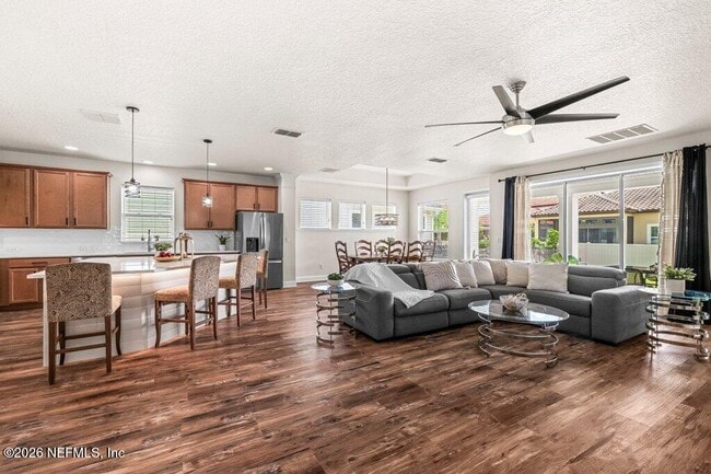 Building Photo - 131 Paradise Valley Dr