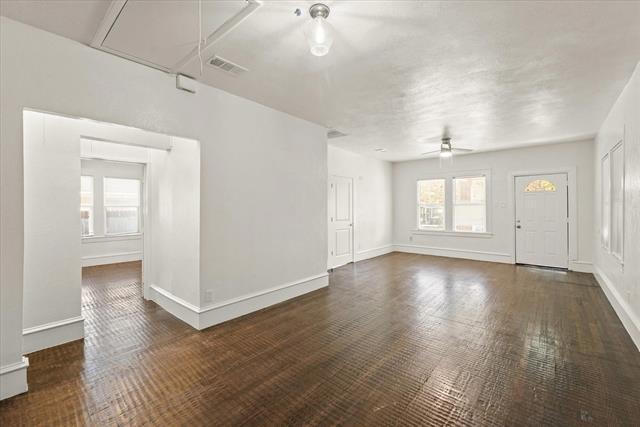 Building Photo - 929 S Rosemont Ave