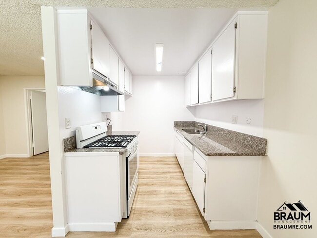 Building Photo - 5461 Kester Ave