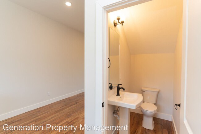 Building Photo - 4 br, 5 bath House - 1039 Montague Place