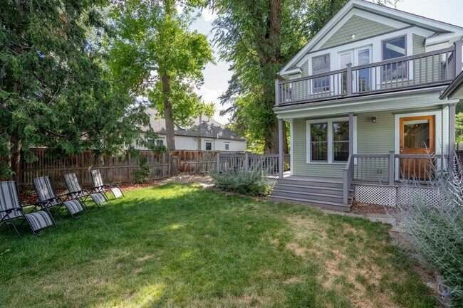 Building Photo - Charming 2-Bed, 2-Bath Loft Home in Old To...