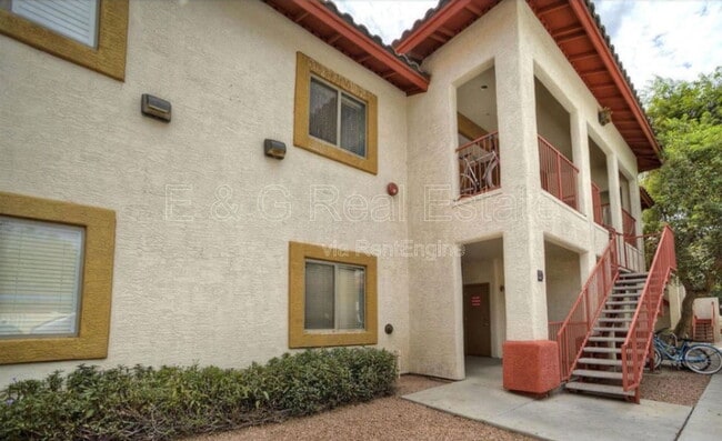 Building Photo - 510 W University Dr