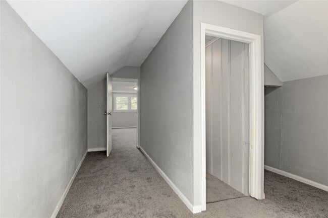 Building Photo - 3220 Melbourne St