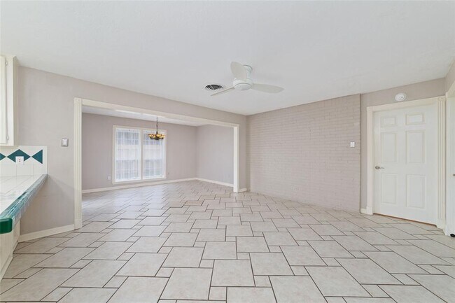 Building Photo - 4118 Donna Lynn Dr