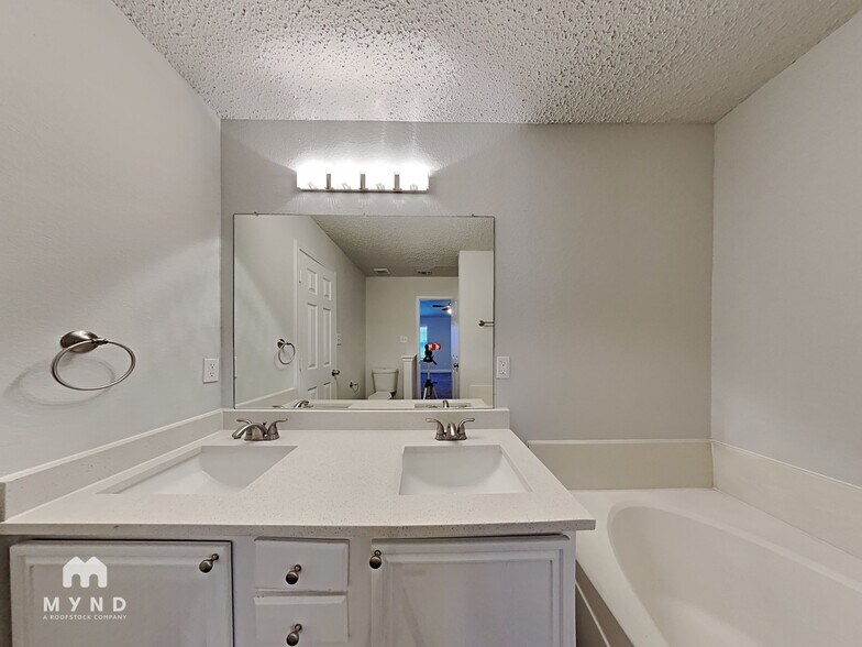 Building Photo - 3978 Sarasota Springs Dr