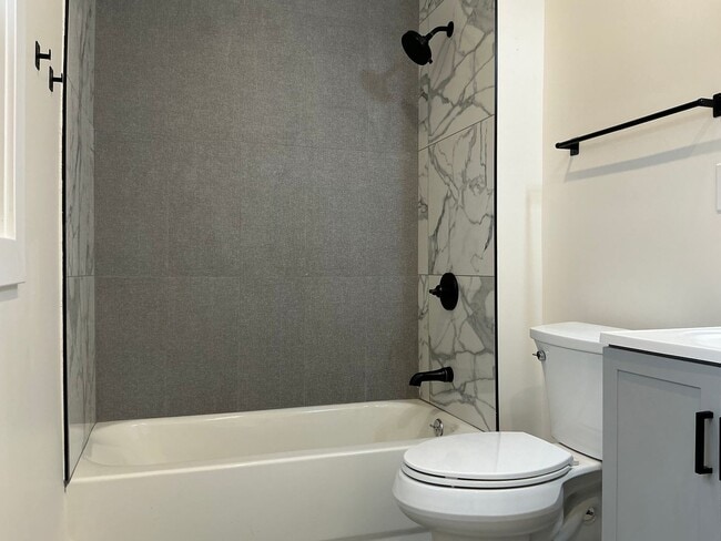 Building Photo - Refine Tyler Realty LLC