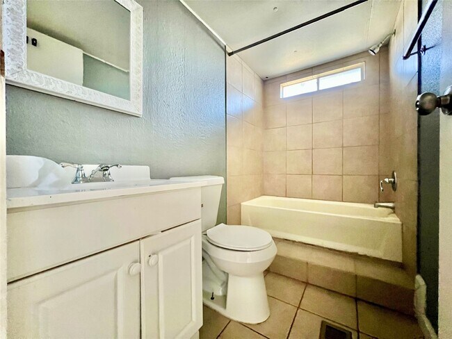 Building Photo - 1508 Darden Dr