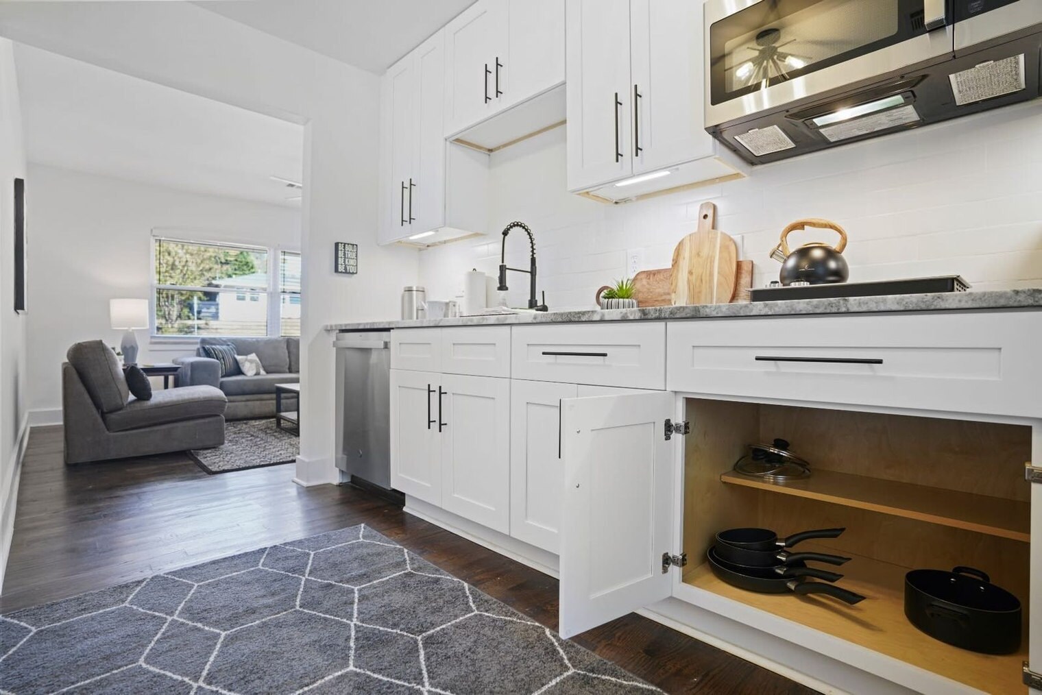 Building Photo - 2234 Edgemore Dr SE