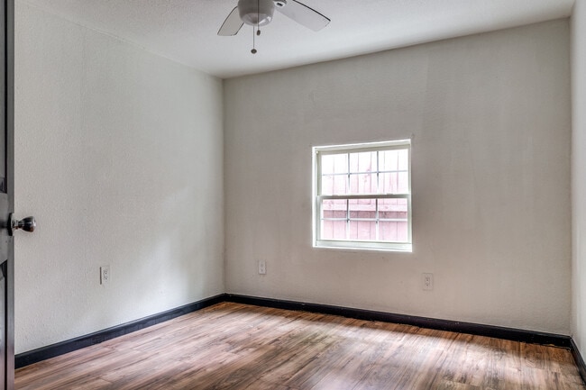 Bedroom - 5212 Parry Ave