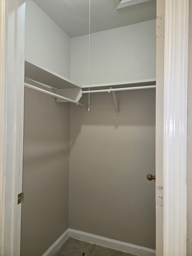Building Photo - 9570 Bowen dr