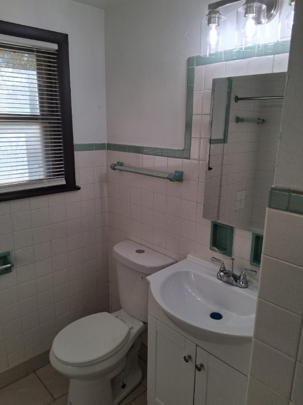 Building Photo - 4900 N 40th St