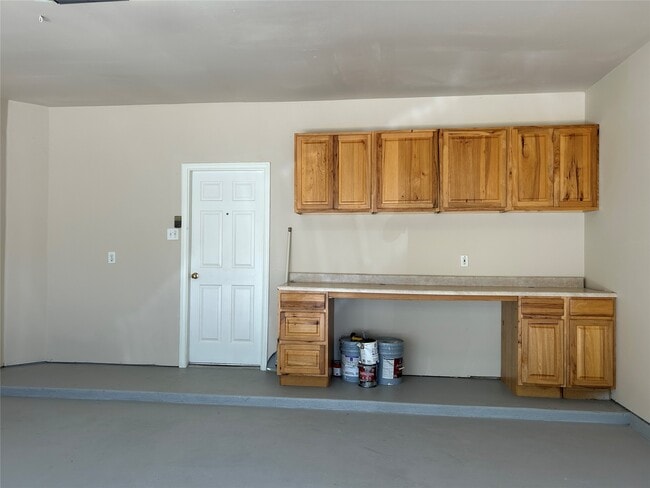 Building Photo - 2518 Trotter Dr