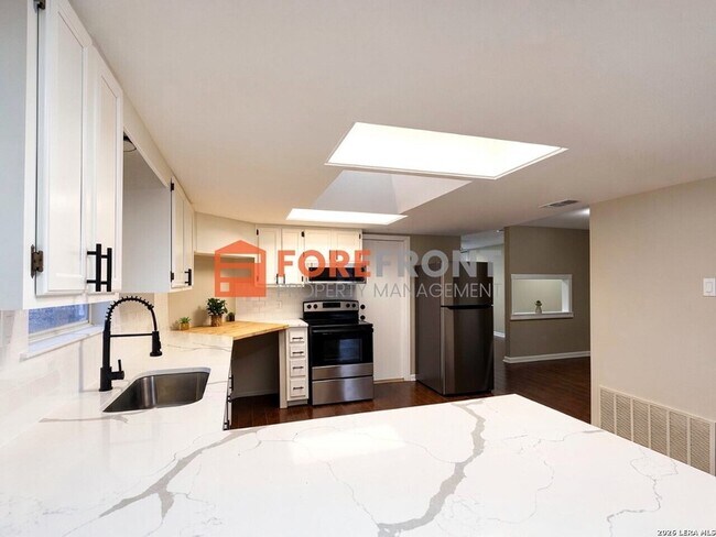 Building Photo - 5346 San Benito Dr