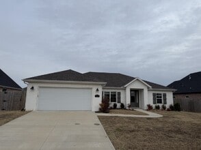 Building Photo - 5837 Lavender Ave