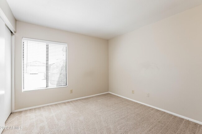 Building Photo - 12022 S Mandan St