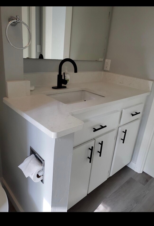 Building Photo - 130 Ravine St