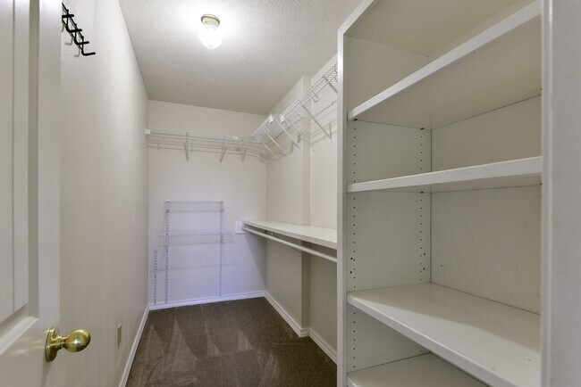 Building Photo - 1791 Fruit Farm Rd