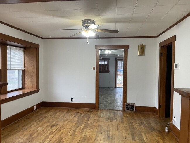Building Photo - Charming 3 Bedroom Home with Hardwood Floo...
