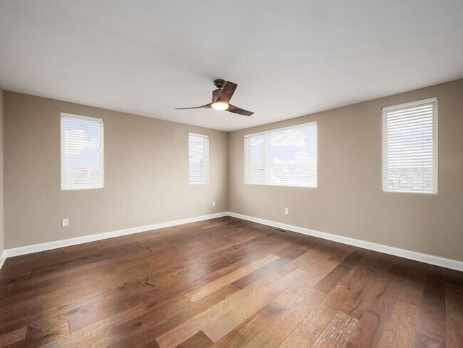 Building Photo - Luxury Living at Four X Five Condos