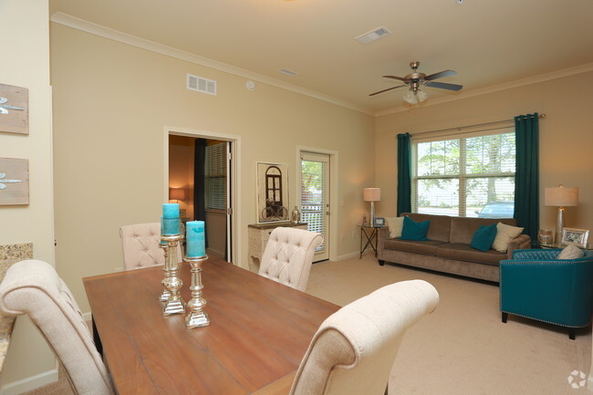 Dining Area - Hearthside Club at Tucker | Adults 62+