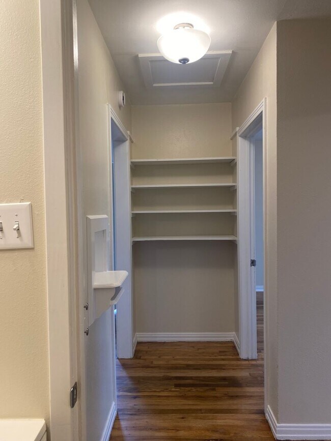 Building Photo - REFRESHED 2 BEDROOM, 1 BATH BELTON ISD