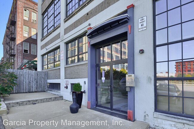 Building Photo - 1 br, 1 bath House - 2034 Lucas #408