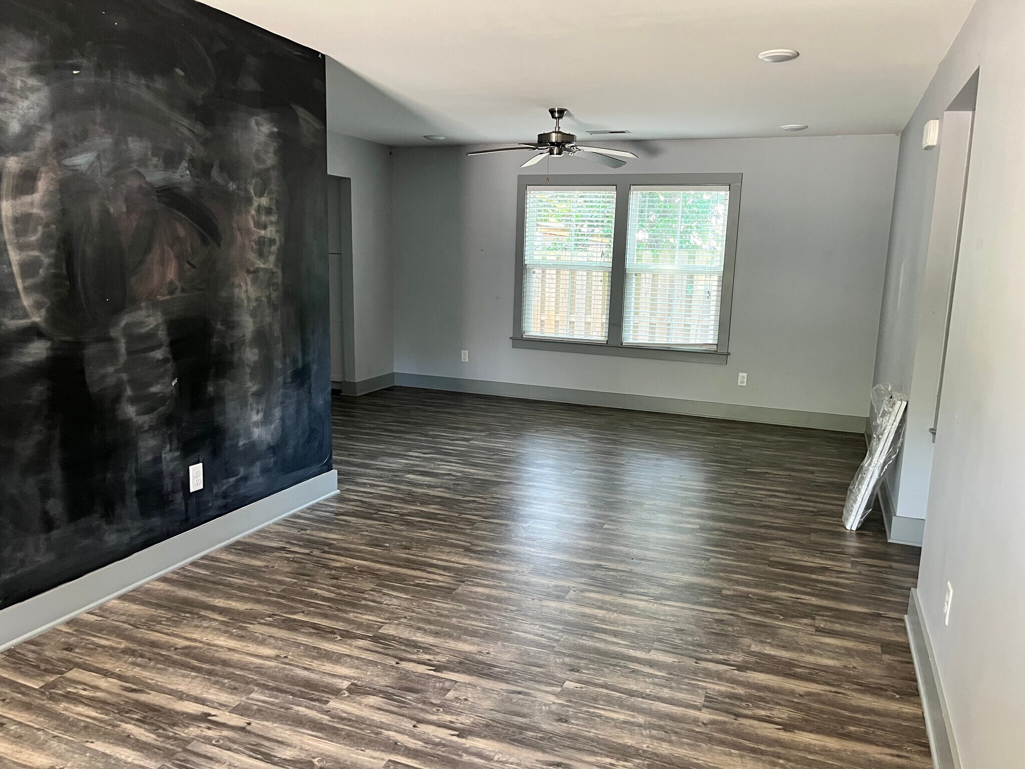 (B) foyer area and living area - 202 Dixie Ave