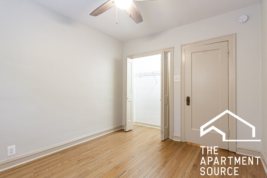 Building Photo - 5941 N Paulina St