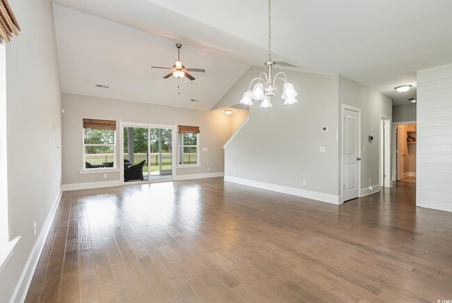 Building Photo - 1621 Palmetto Palm Dr