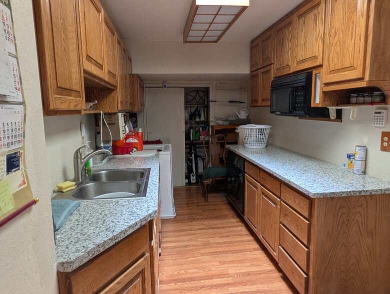 Utility/Laundry Room - 1045 Union St