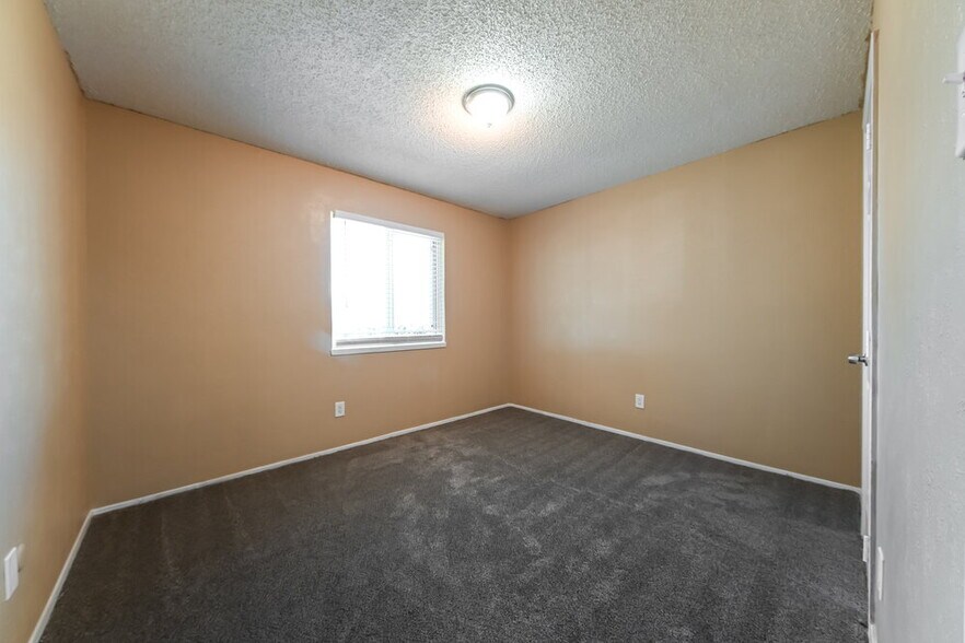 Building Photo - 1522 Sunset Ln