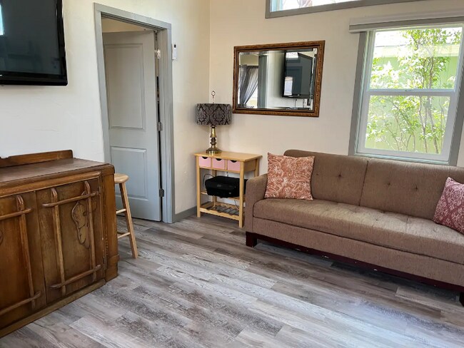 Building Photo - 1328 W Pikes Peak Ave