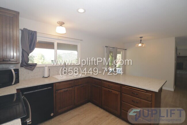 Building Photo - 15436 Las Manzanitas Rd
