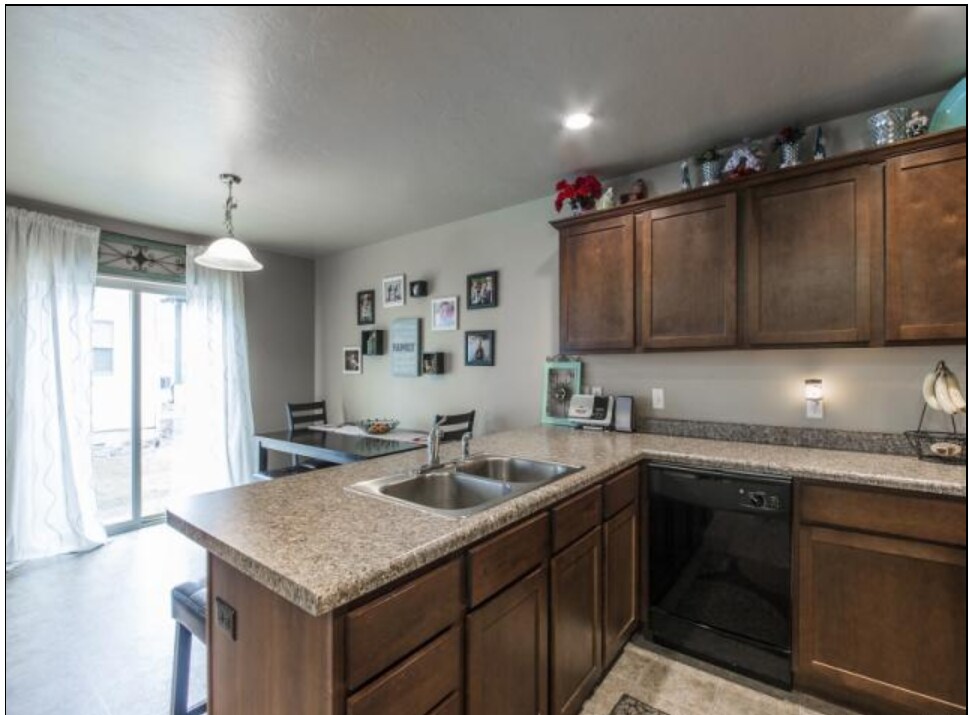 Building Photo - 2668 Cottonwood Dr