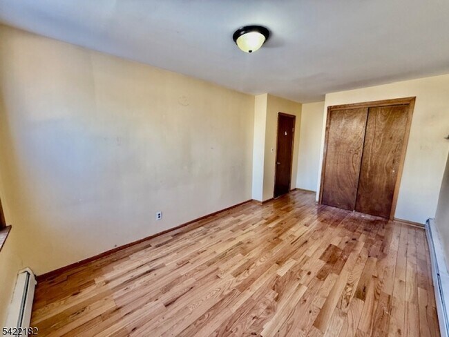 Building Photo - 46 Frances St