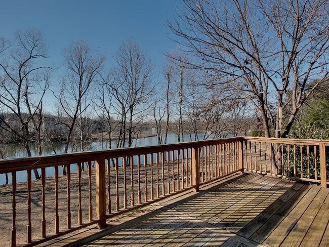 Building Photo - Coming soon! One level living in Franklin-Willow Springs