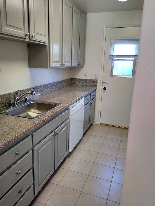 Building Photo - 11311 Tampa Ave