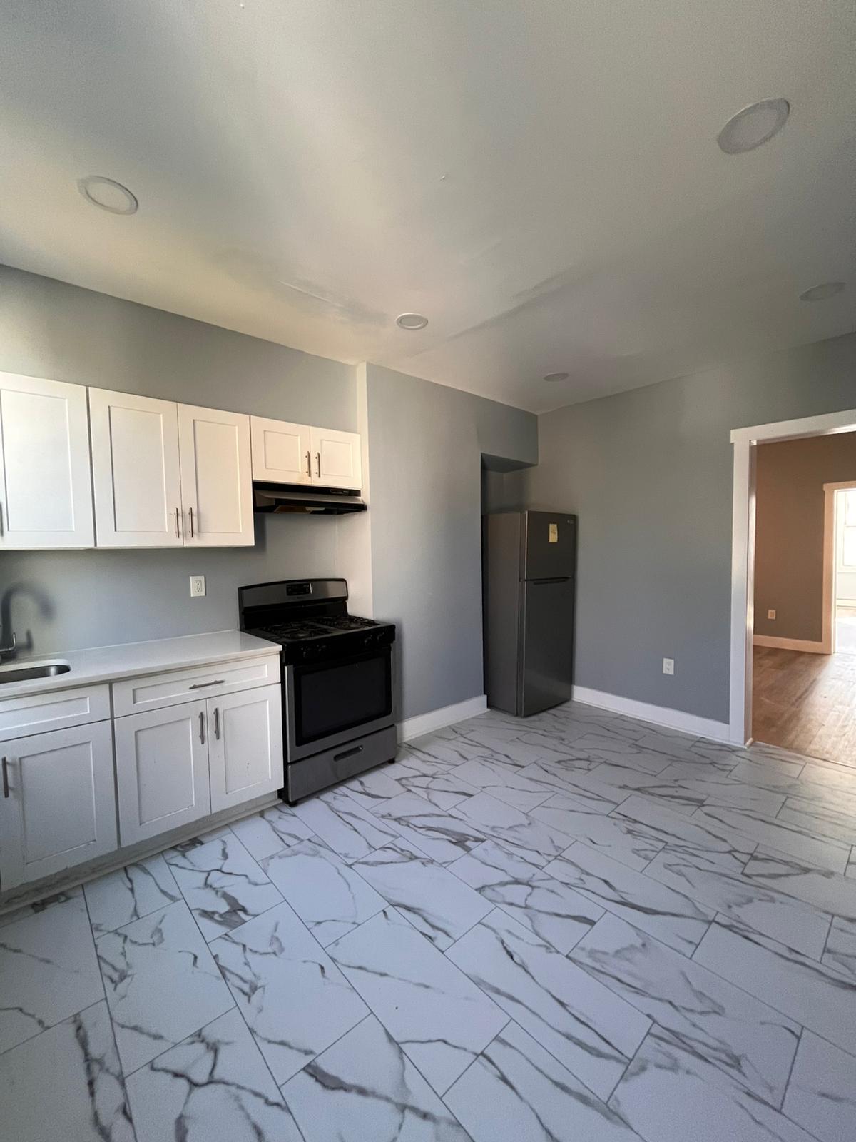 Building Photo - 220 Bidwell Ave