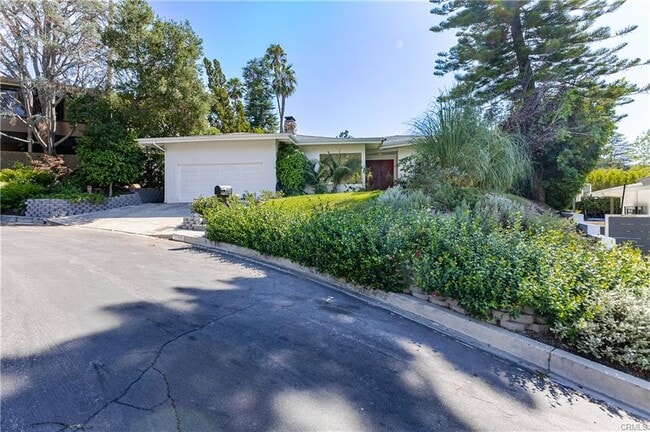 Building Photo - 11500 Dona Cecilia Dr