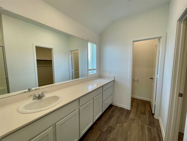 Building Photo - 17202 Coppice Oak Dr