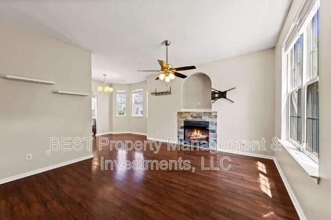 Building Photo - 8130 Kings Creek Dr